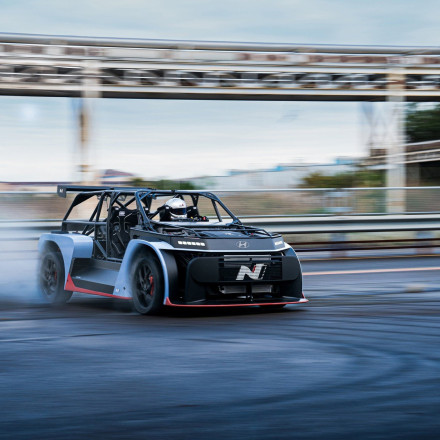 Hyundai Rolling Lab “RN24”