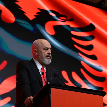 Σκληρή απάντηση της Αθήνας σε Έντι Ράμα: «Η ιστορία δεν παραγράφεται» Σκληρή απάντηση της Αθήνας σε Έντι Ράμα: «Η ιστορία δεν παραγράφεται»