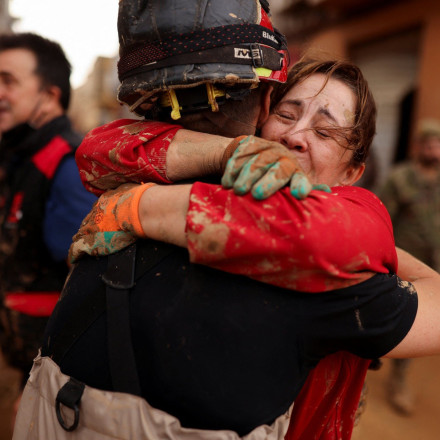 «Μετά από τρεις μέρες τη βρήκαμε ζωντανή»: Ιστορίες από διασώσεις - «θαύματα» στη Βαλένθια