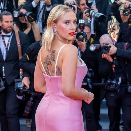 Και πώς να χάσει η Κάμαλα Χάρις - Με Σκάρλετ Γιόχανσον και Avengers στο πλευρό της