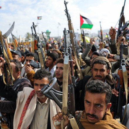 Επίθεση κατά αμερικανικών πολεμικών πλοίων εξαπέλυσαν οι Χούθι