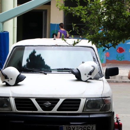 Φθιώτιδα: Μαθητής πήγε οπλισμένος στο σχολείο - Συνελήφθη και ο πατέρας του