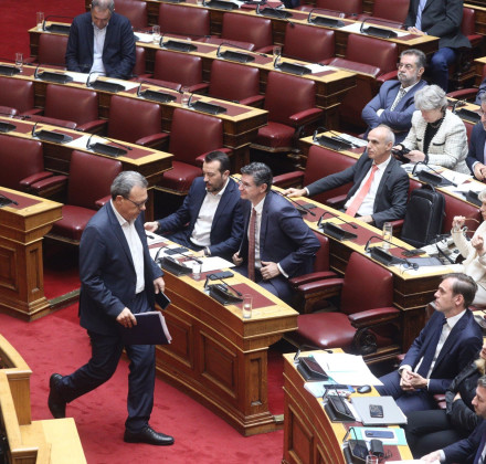 Βουλή: Υπό ομηρεία ο ΣΥΡΙΖΑ με τη λευκή απεργία των Kasselistas για τον «αφρό» της επικαιρότητας Βουλή: Υπό ομηρεία ο ΣΥΡΙΖΑ με τη λευκή απεργία των Kasselistas για τον «αφρό» της επικαιρότητας