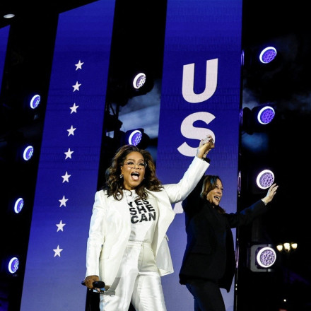 Πλουσιότερη κατά ένα εκατομμύριο δολάρια  έκανε η Κάμαλα Χάρις την Όπρα Γουίνφρει