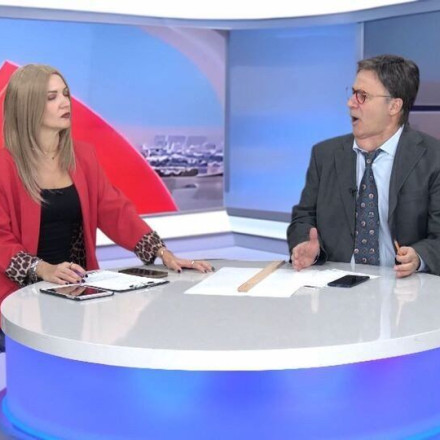 «Μήτσι-Var»: Ο Πορτοσάλτε αφηνιάζει με τους πυροσβέστες και την Μαρία Αναστασοπούλου