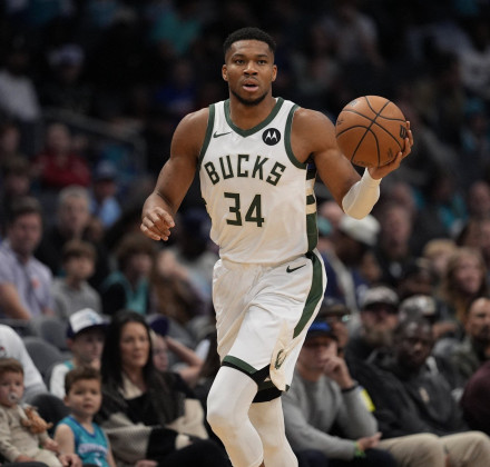 «Καυτό» ξεκίνημα του Αντετοκούνμπο στo NBA: Αναδείχθηκε κορυφαίος παίκτης στην Ανατολή