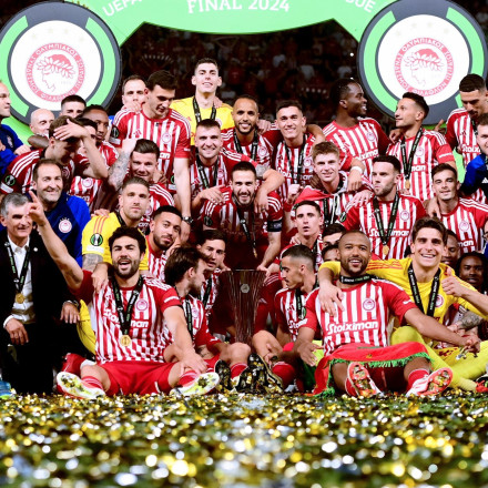 Ψηφίστε τον Ολυμπιακό ως καλύτερη ομάδα του κόσμου για τα Globe Soccer Awards