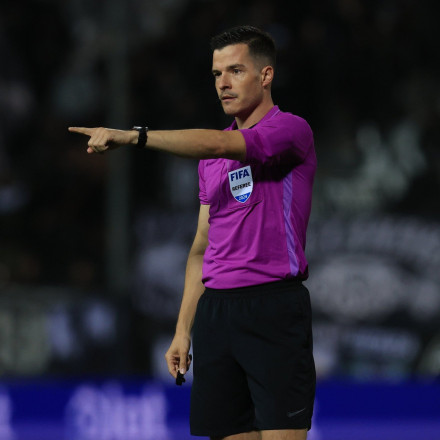 Ο Γερμανός Χαρμ Όσμερς θα «σφυρίξει» στο Ολυμπιακός - ΑΕΚ: Αναλυτικά, οι διαιτητές της 12ης αγωνιστικής