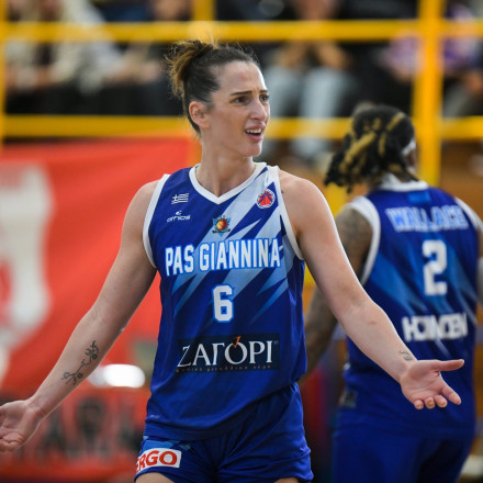 Μια Τουρκάλα στον πάγκο του ΠΑΣ Γιάννινα