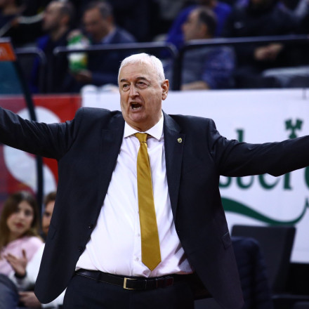 Ο Σάκοτα έκανε λόγο για «πόλεμο» και η ΚΑΕ δημοσίευσε βίντεο με φάσεις κόντρα στον Προμηθέα [vid]