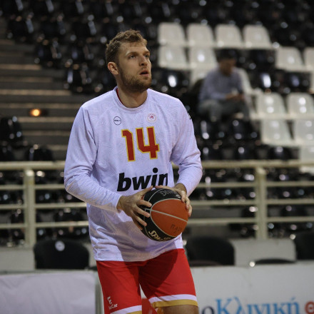 Ολυμπιακός: Έπιασε δουλειά για την επιστροφή στη δράση ο Βεζένκοφ! [vid]