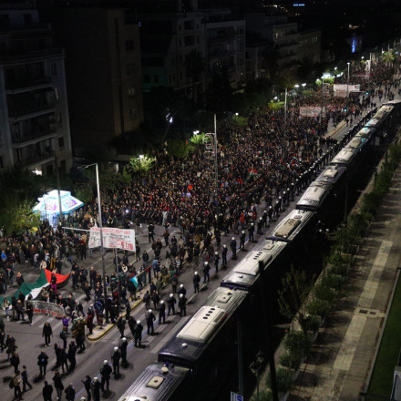 Πολυτεχνείο: Στην Πρεσβεία του Ισραήλ η πορεία - 6 συλλήψεις, βρέθηκε αεροβόλο