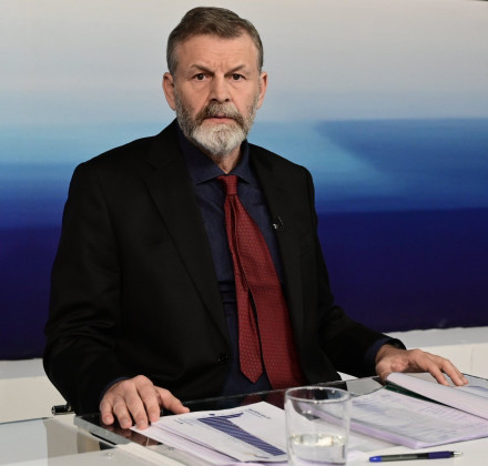 Απόστολος Γκλέτσος: Έξαλλος αποχώρησε από τον αέρα του Action 24 Απόστολος Γκλέτσος: Έξαλλος αποχώρησε από τον αέρα του Action 24