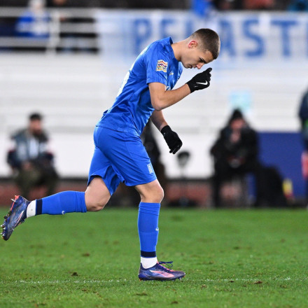 Διθύραμβοι της UEFA στο ντεμπούτο του Μουζακίτη με την Εθνική Ελλάδας