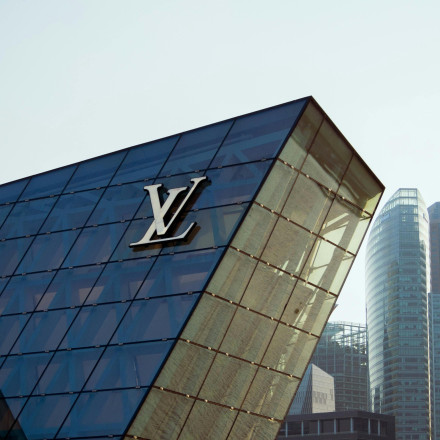 Εξωφρενικά πολυτελές και με art deco αισθητική το νέο κατάστημα Louis Vuitton στη Νέα Υόρκη