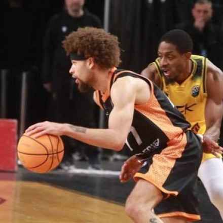 Προμηθέας Πατρών - ΑΕΚ Betsson 84-76: Οι Πατρινοί επικράτησαν σε αγώνα - δυσφήμιση του ελληνικού μπάσκετ