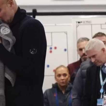 Ο λόγος που ο Γκουαρντιόλα ξέσπασε σε λυγμούς μετά το ντέρμπι του Μάντσεστερ [vid]