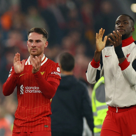 Μακ Άλιστερ: Το «γύρισε» στο μπάσκετ ο παίκτης της Λίβερπουλ και αποθεώθηκε από Τσιμίκα, Ντίας [vid]