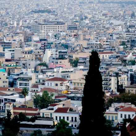 Αντιδρά η ΠΟΜΙΔΑ για τη διάταξη με τα κενά ακίνητα και τα Airbnb: «Όμηροι» οι ιδιοκτήτες