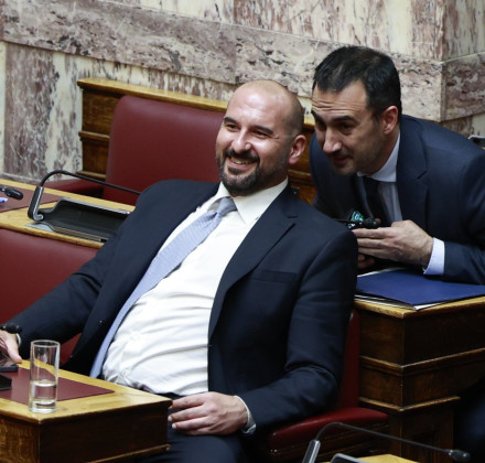 Οι πρώην στενοί συνεργάτες του Τσίπρα παίρνουν θέση για το βιβλίο της Μέρκελ Οι πρώην στενοί συνεργάτες του Τσίπρα παίρνουν θέση για το βιβλίο της Μέρκελ