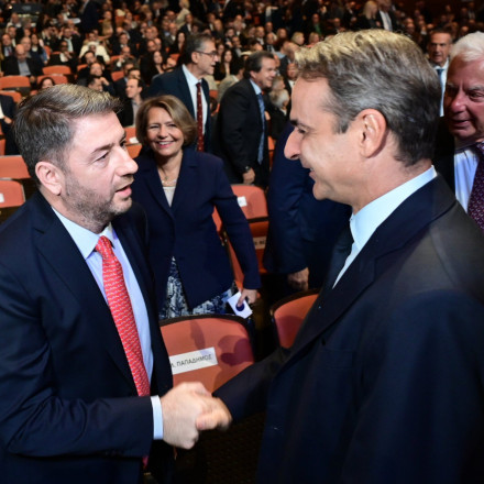 Είναι επίσημο: Στις 4 Δεκεμβρίου το τετ α τετ Μητσοτάκη – Ανδρουλάκη