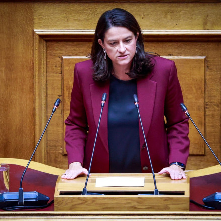 Νίκη Κεραμέως σε ΠΑΣΟΚ: Εξηγήστε τα περί ορίου ασφαλείας του κατώτατου μισθού