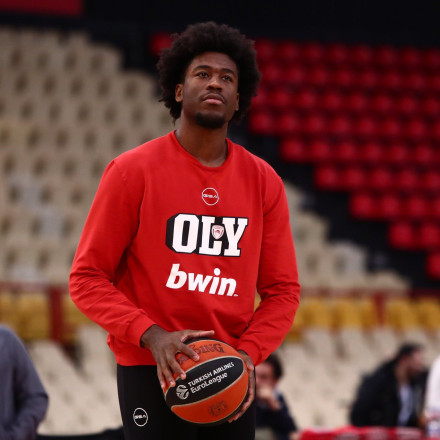 Ολυμπιακός: Στο νοσοκομείο ο Μόουζες Ράιτ, ίωση ο Φουρνιέ