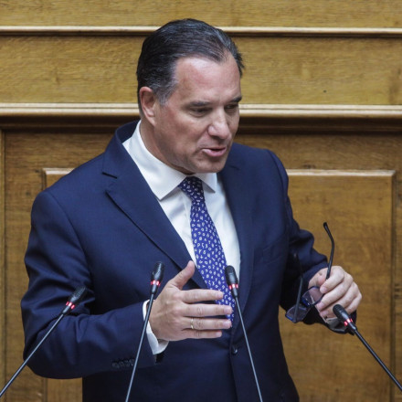 Γεωργιάδης: «Αραιώσατε εκεί στον ΣΥΡΙΖΑ… Με κόπο θα συγκρατήσω τα δάκρυά μου»