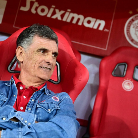 Πως δούλεψε το πλάνο του Ολυμπιακού ο Μεντιλίμπαρ για να πετάξει την ΑΕΚ του Αλμέιδα στα... βράχια