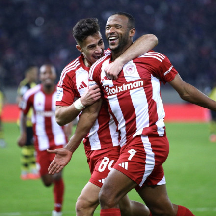 Ολυμπιακός - ΑΕΚ 4-1: Το ντέρμπι έγινε... πάρτι με σκηνοθεσία Μεντιλίμπαρ και Ελ Καμπί για Όσκαρ!