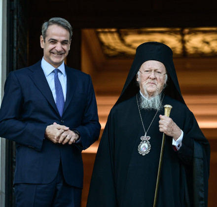 Με τον Οικουμενικό Πατριάρχη Βαρθολομαίο συναντήθηκε ο Κυριάκος Μητσοτάκης Με τον Οικουμενικό Πατριάρχη Βαρθολομαίο συναντήθηκε ο Κυριάκος Μητσοτάκης
