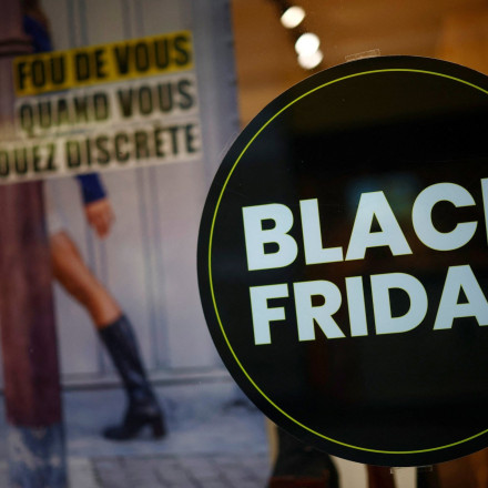Black Friday: Πρόστιμα έως 1,5 εκ. ευρώ σε 14 αλυσίδες του λιανεμπορίου και πολυεθνικές