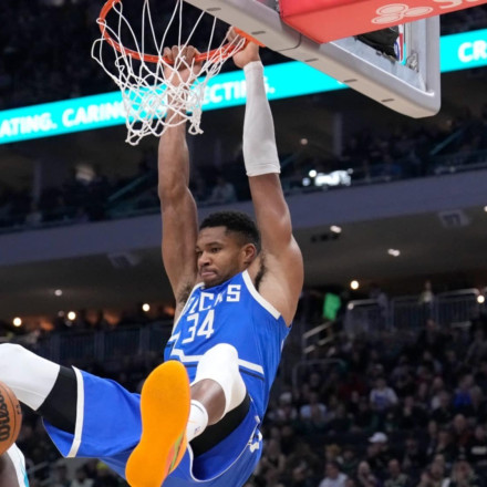 Τέταρτη σερί νίκη για τους Μπάκς με μπροστάρη Αντετοκούνμπο, 125-119 τους Χόρνετς (vid)