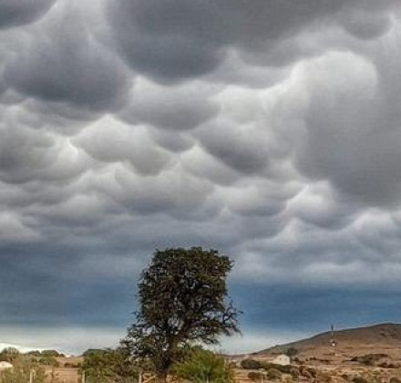 Σπάνιο φαινόμενο: Εμφανίστηκαν σύννεφα Mammatus στην Σαμοθράκη