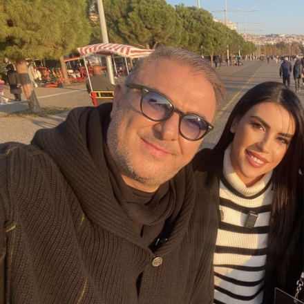 Αντώνης Ρέμος: Ξεναγεί την Άννα Λιβαθυνού στη Θεσσαλονίκη και κάνει ενδιαφέρουσες αποκαλύψεις