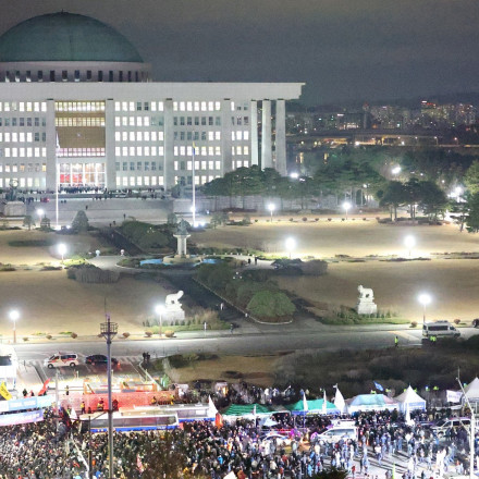 Πολιτική αναταραχή στη Νότια Κορέα: Ελικόπτερα πάνω από τη Σεούλ, άρματα στους δρόμους