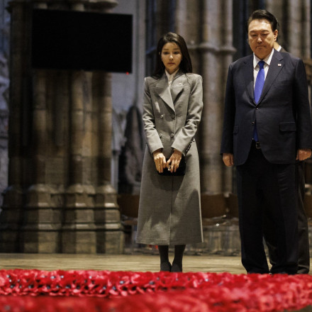 Μια τσάντα Dior προκάλεσε «σεισμό» στη Νότια Κορέα - Παραίτηση Γιουν ζητάει ο λαός