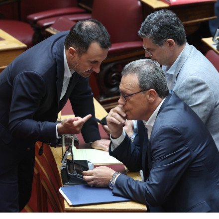 O Ράμμος φέρνει κοντά Φάμελλο και Χαρίτση - Στο στόχαστρο του ΣΥΡΙΖΑ το νέο δίπολο ΝΔ και ΠΑΣΟΚ
