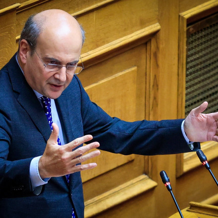 Βουλή: Άγρια κόντρα Χατζηδάκη - Ανδρουλάκη με «φόντο» τις τράπεζες - Τι ανακοίνωσε ο υπουργός