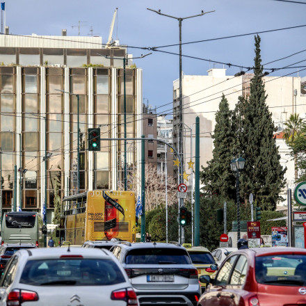 Κίνηση: Όπου φύγει φύγει στον Πειραιά - Ζορίζει η κατάσταση στον Κηφισό και την Κηφισίας