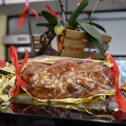 Έρχεται το «καλάθι του Πάσχα» - Θα μπορέσει να τιθασεύσει ακρίβεια σε αρνί και σοκολάτα;