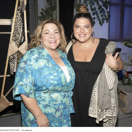 Δανάη Μπάρκα: «Ως ζευγάρι τους γονείς μου δεν τους θυμάμαι»