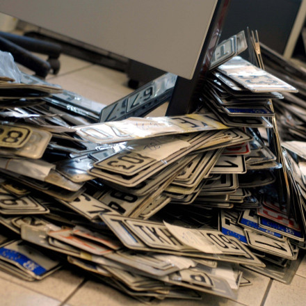 Δήμος Θεσσαλονίκης: Επιστρέφονται πινακίδες και άδειες κυκλοφορίας ενόψει Χριστουγέννων