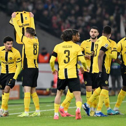 Γιουνγκ Μπόις: Αφιέρωσαν το γκολ στον συμπαίκτη τους που έχασε το γιο του λίγες ώρες νωρίτερα [vid]