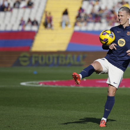 O Ντάνι Όλμο της Μπαρτσελόνα έχασε το δόντι του, αλλά το βρήκε και συνέχισε να παίζει [vid]