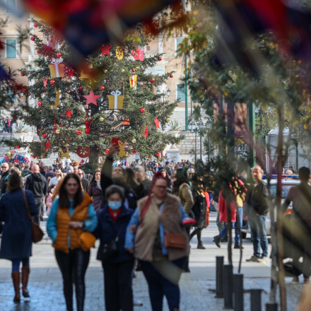 Χριστούγεννα: Πρεμιέρα σήμερα (12/12) για το εορταστικό ωράριο - Πώς θα λειτουργούν τα μαγαζιά Χριστούγεννα: Πρεμιέρα σήμερα (12/12) για το εορταστικό ωράριο - Πώς θα λειτουργούν τα μαγαζιά