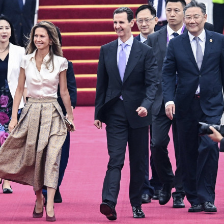 Το «χρυσό κλουβί» των Άσαντ - Η ζωή στην «εξορία» και οι κίνδυνοι σύλληψής τους