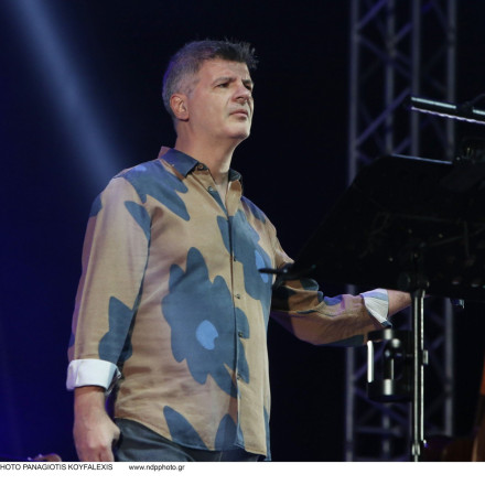 Ο Φοίβος Δεληβοριάς παίρνει θέση στο μπιφ Χαρδαλιά - Δούκα  για το ρεβεγιόν της Πρωτοχρονιάς