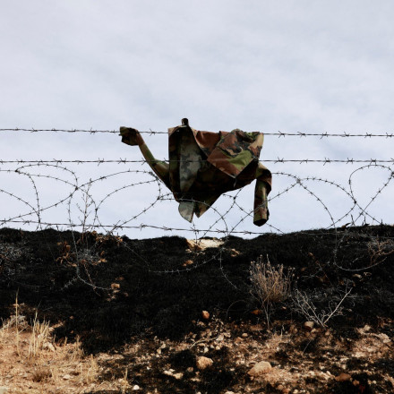 Συρία: Καθηλωτικό βίντεο με απελευθέρωση κρατουμένου - Κρατά το χέρι δημοσιογράφου και τρέμει σύγκορμος