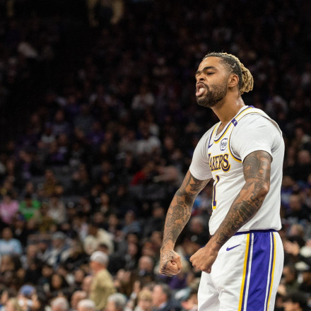 NBA: Σπουδαίο «διπλό» για τους Λέικερς μέσα στο Σακραμέντο, κερδίζουν και χωρίς... Γιάννη οι Μπακς [vid]